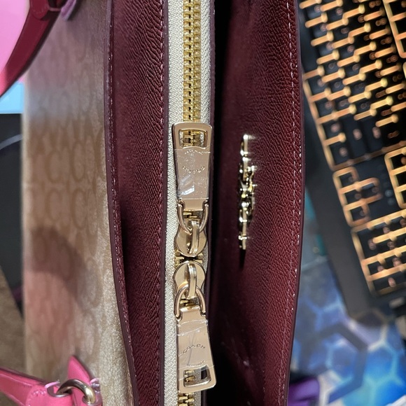 Tatum Carryall 40 In Signature Canvas - Picture 11 of 11